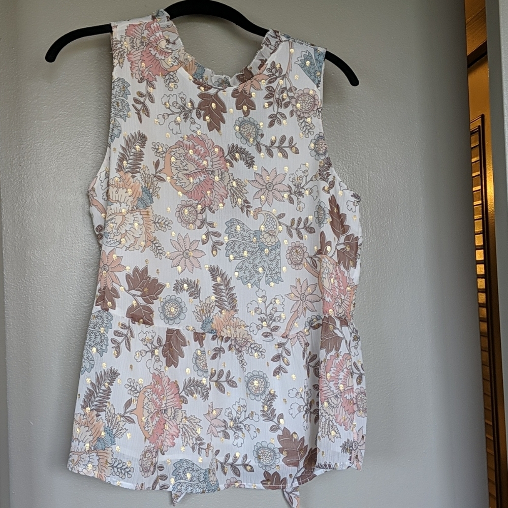 Patterned sleeveless Loft shirt